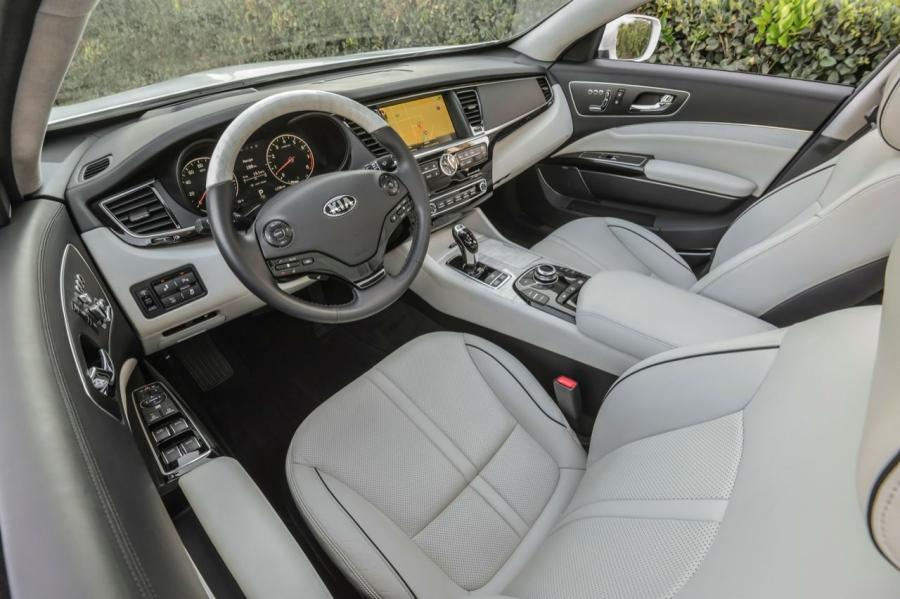  Kia K900 2015 года  (фото 8 из 21)